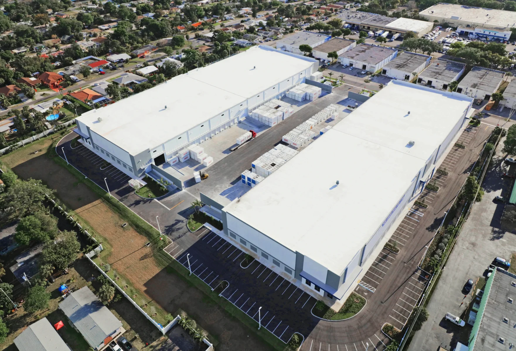 Bridge Point FLL Logistics Center_ Industrial warehouse & distribution center built by Hernandez Development & Construction in Fort Lauderdale_ FL