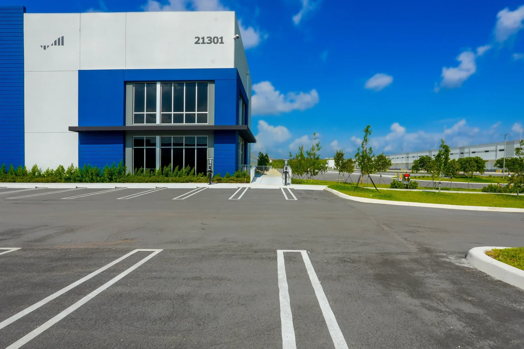Bridge Point Commerce Center_ Industrial warehouse built by Hernandez Construction & Development in Miami Gardens_ FL