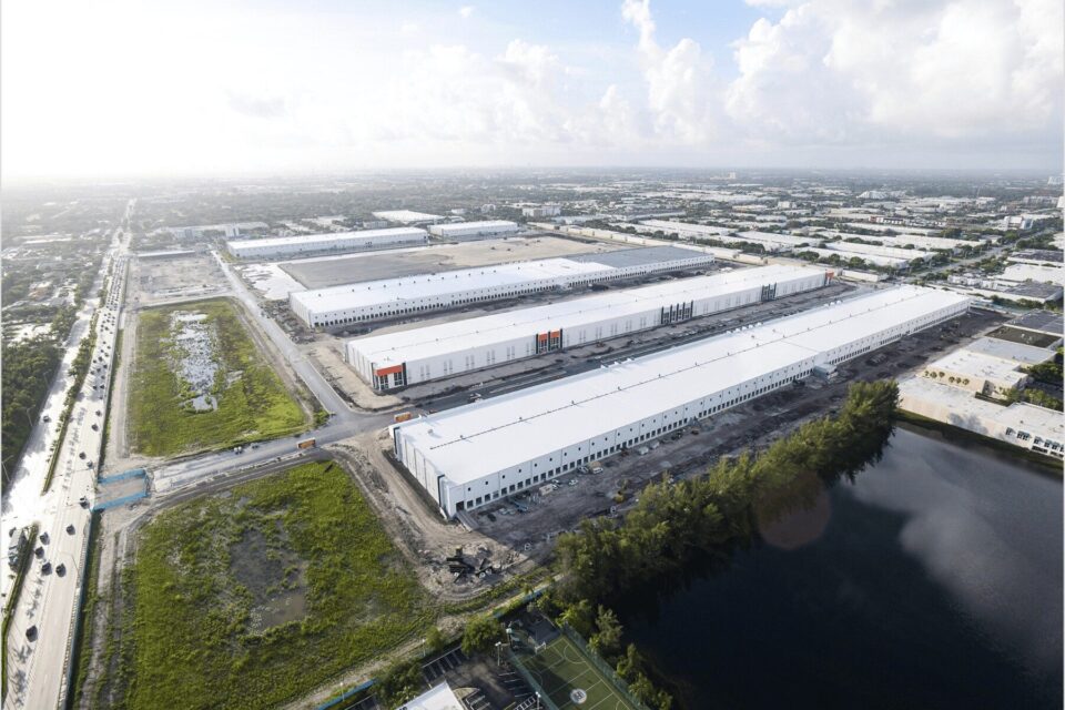 Bridge Point Doral_built by Hernandez Construction & Development